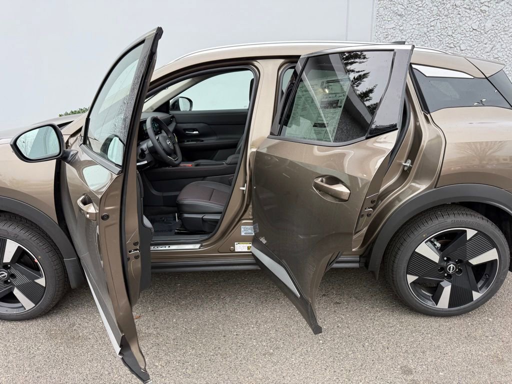 New 2026 Nissan Kicks SR w/ SR Premium Package image 17