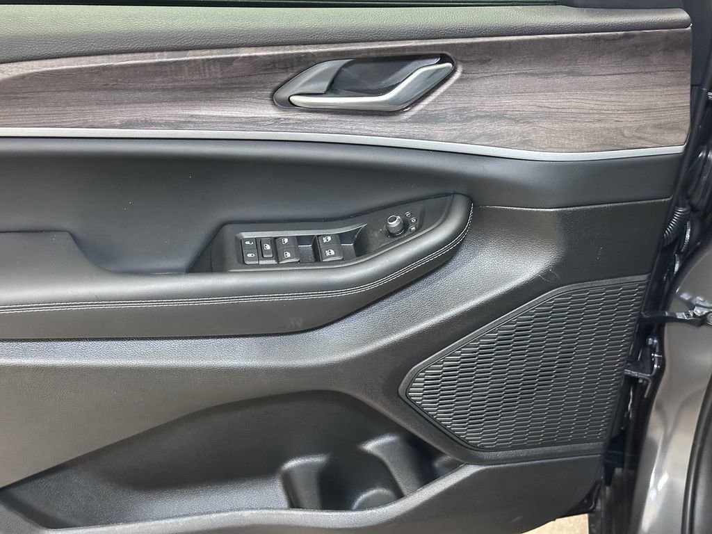 New 2026 Jeep Grand Cherokee Altitude image 18