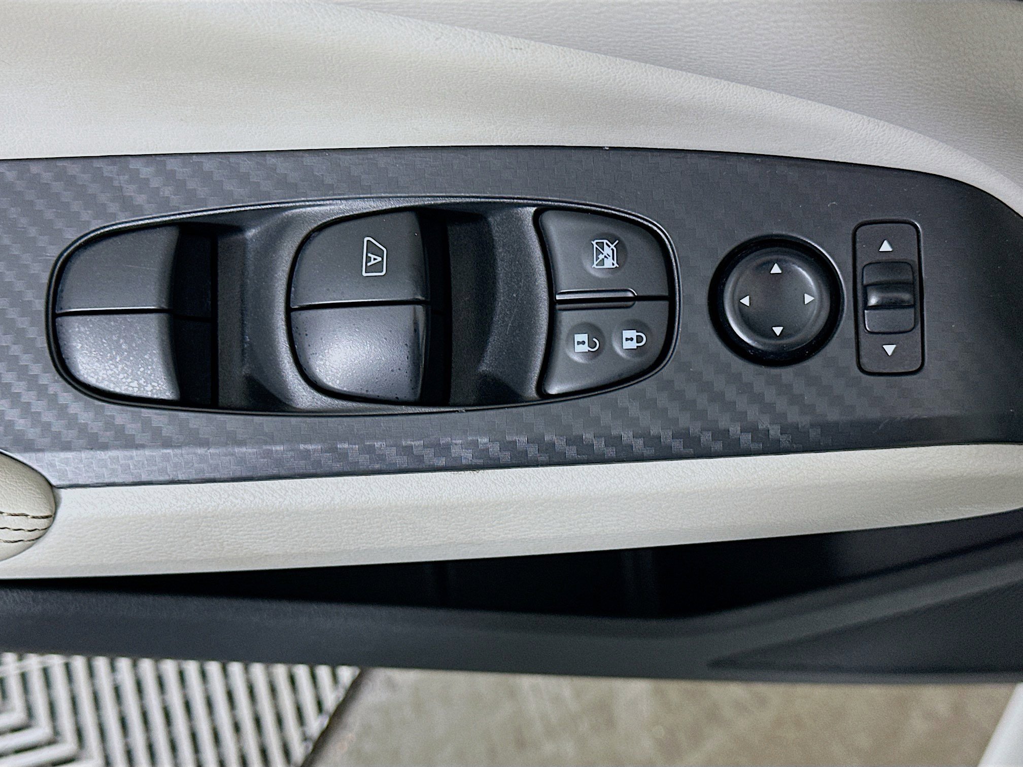 Used 2025 Nissan Altima 2.5 SV image 15