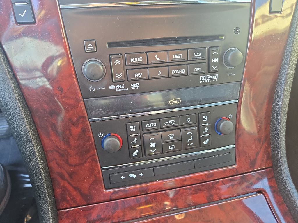 Used 2011 Cadillac Escalade EXT Luxury image 25