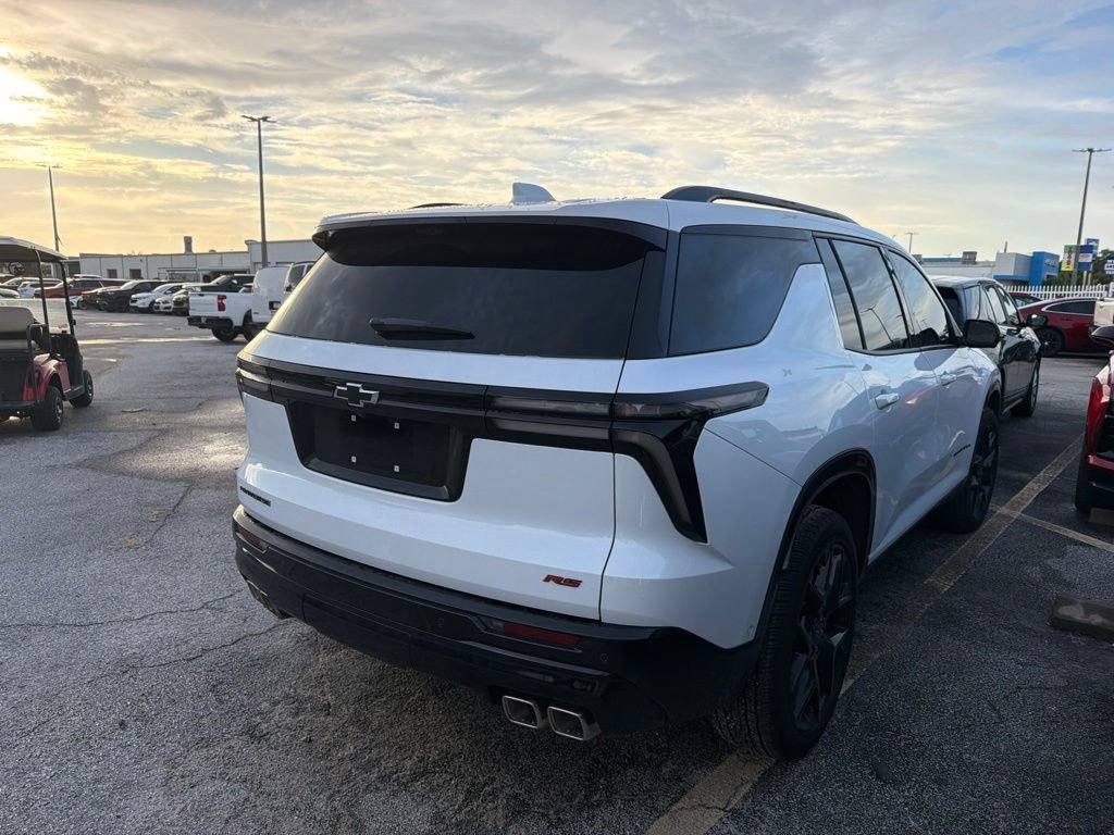 Used 2026 Chevrolet Traverse RS FWD image 4