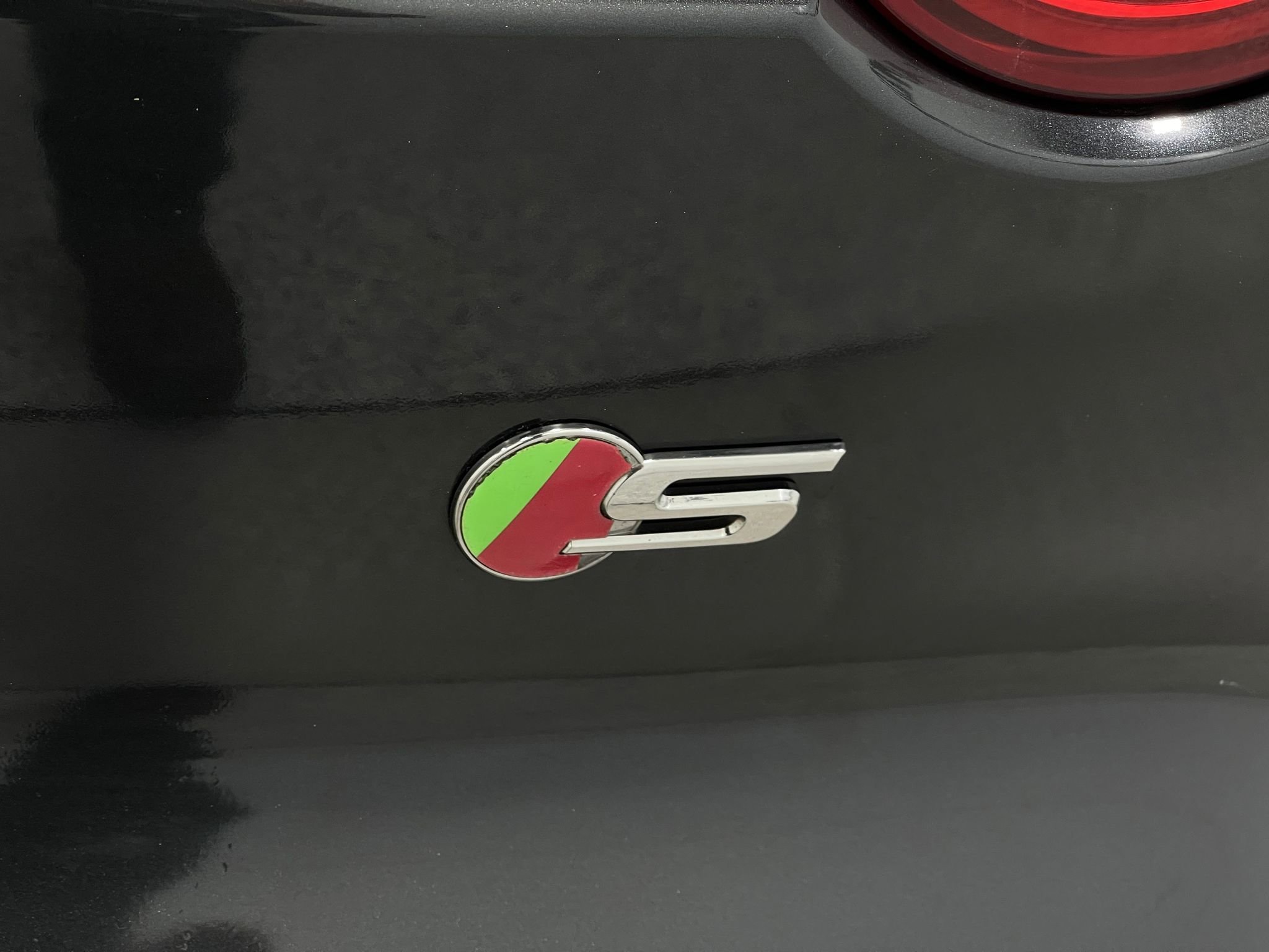 Used 2016 Jaguar F-TYPE S image 37