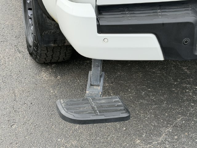 Used 2025 Nissan Frontier PRO-4X AWD/4WD image 9