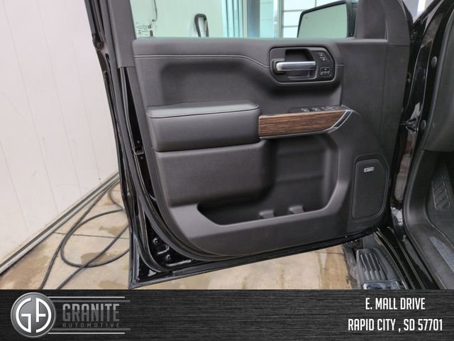 Used 2021 Chevrolet Silverado 1500 High Country w/ Technology Package AWD/4WD image 10