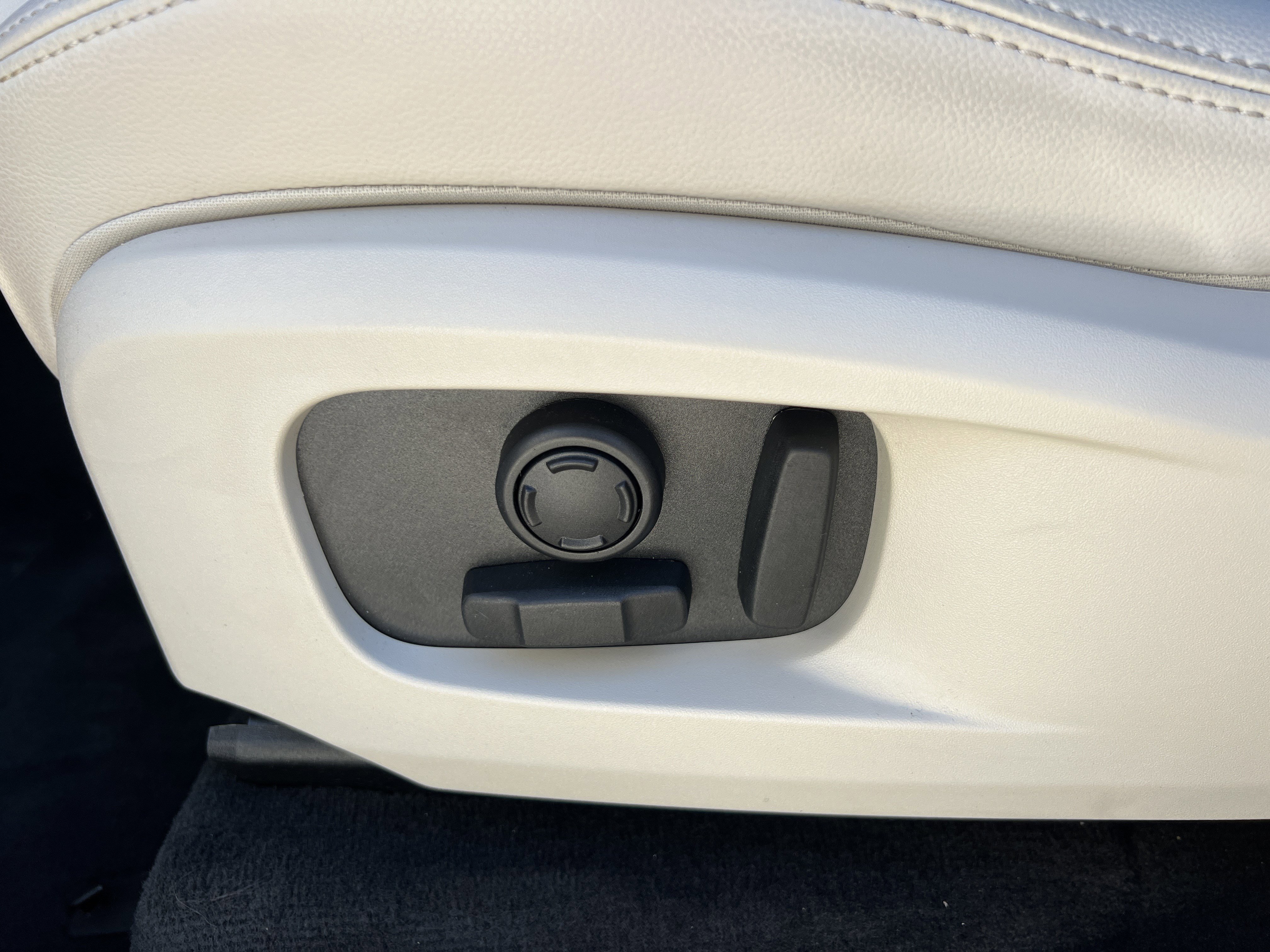 Used 2023 Jaguar F-PACE S image 27