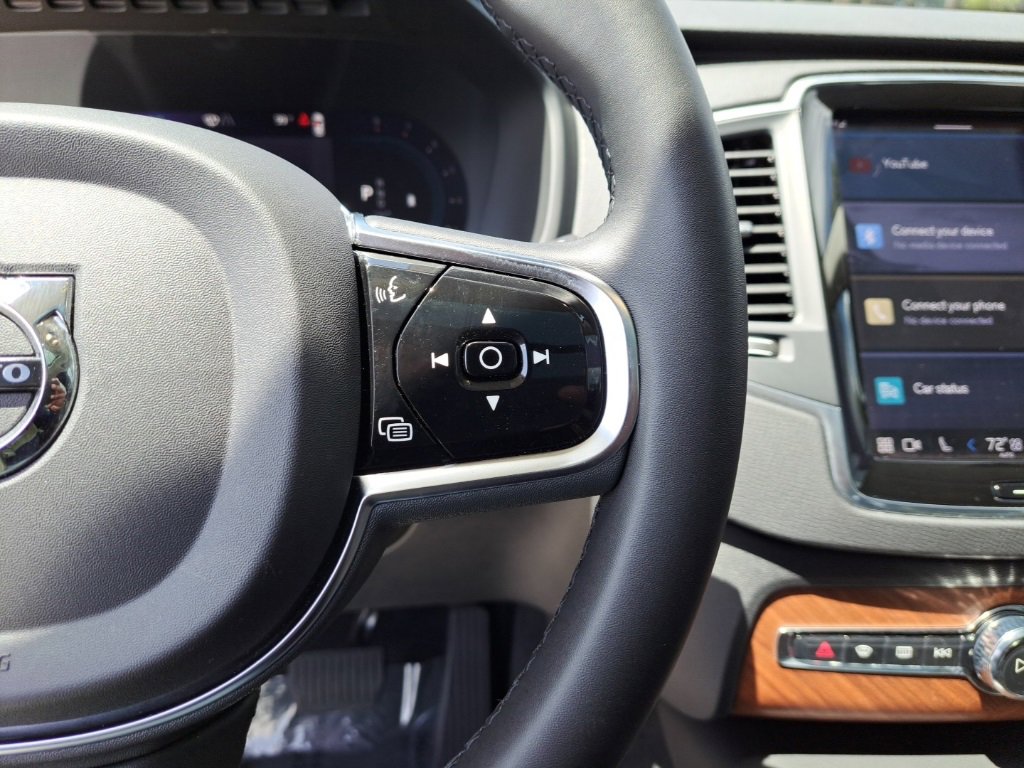 Used 2023 Volvo XC90 B6 Core image 20