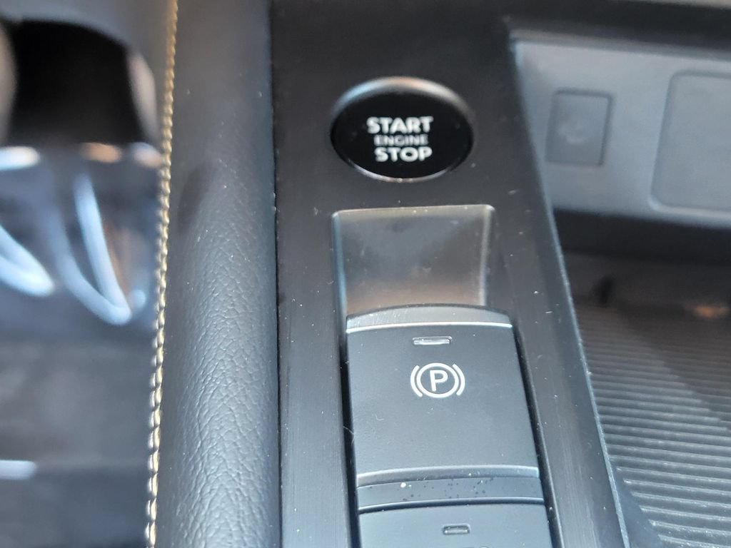 Used 2025 Nissan Kicks SV AWD/4WD image 24
