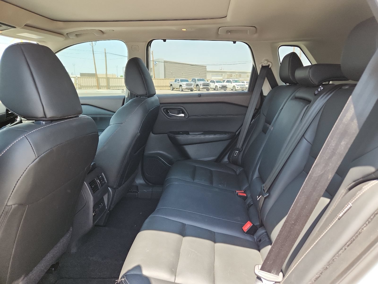 Used 2023 Nissan Rogue SL w/ SL Premium Package FWD image 8