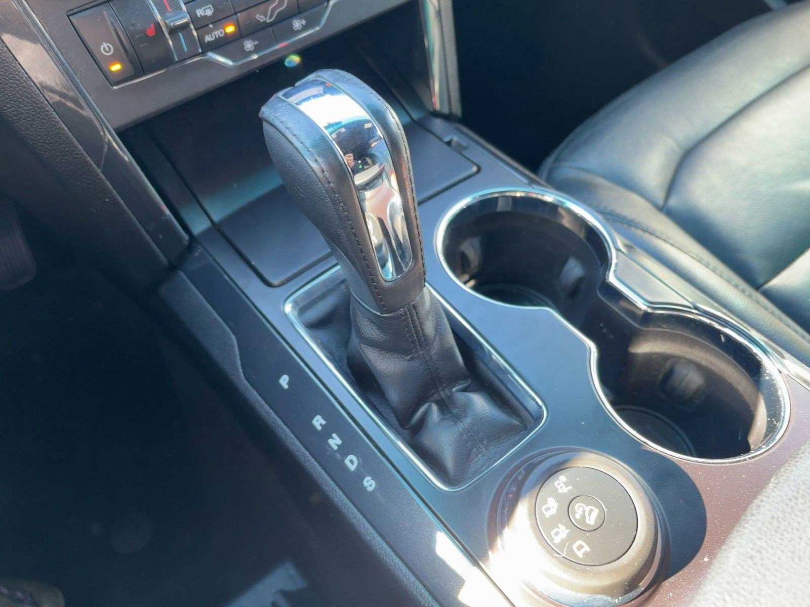 Used 2017 Ford Explorer XLT w/ Equipment Group 202A image 17