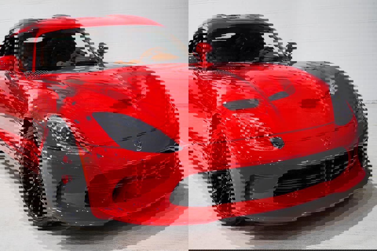 Used 2013 SRT Viper GTS w/ GTS Laguna Interior Pkg image 24