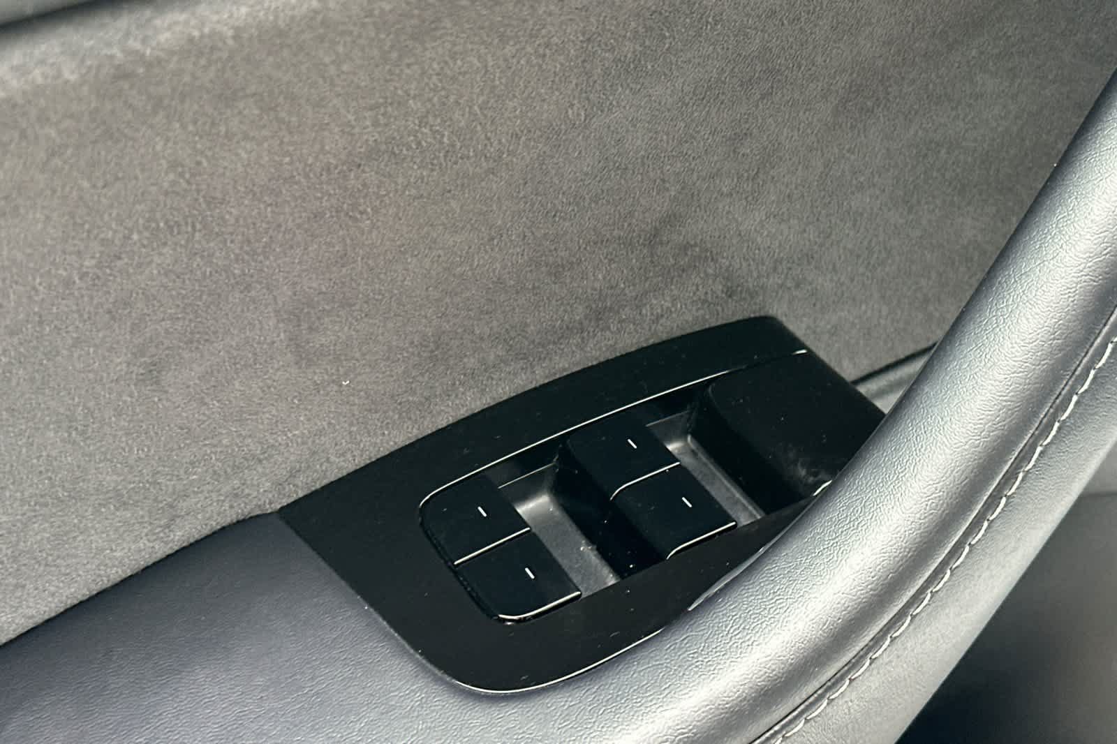 Used 2021 Tesla Model Y Long Range AWD/4WD image 13