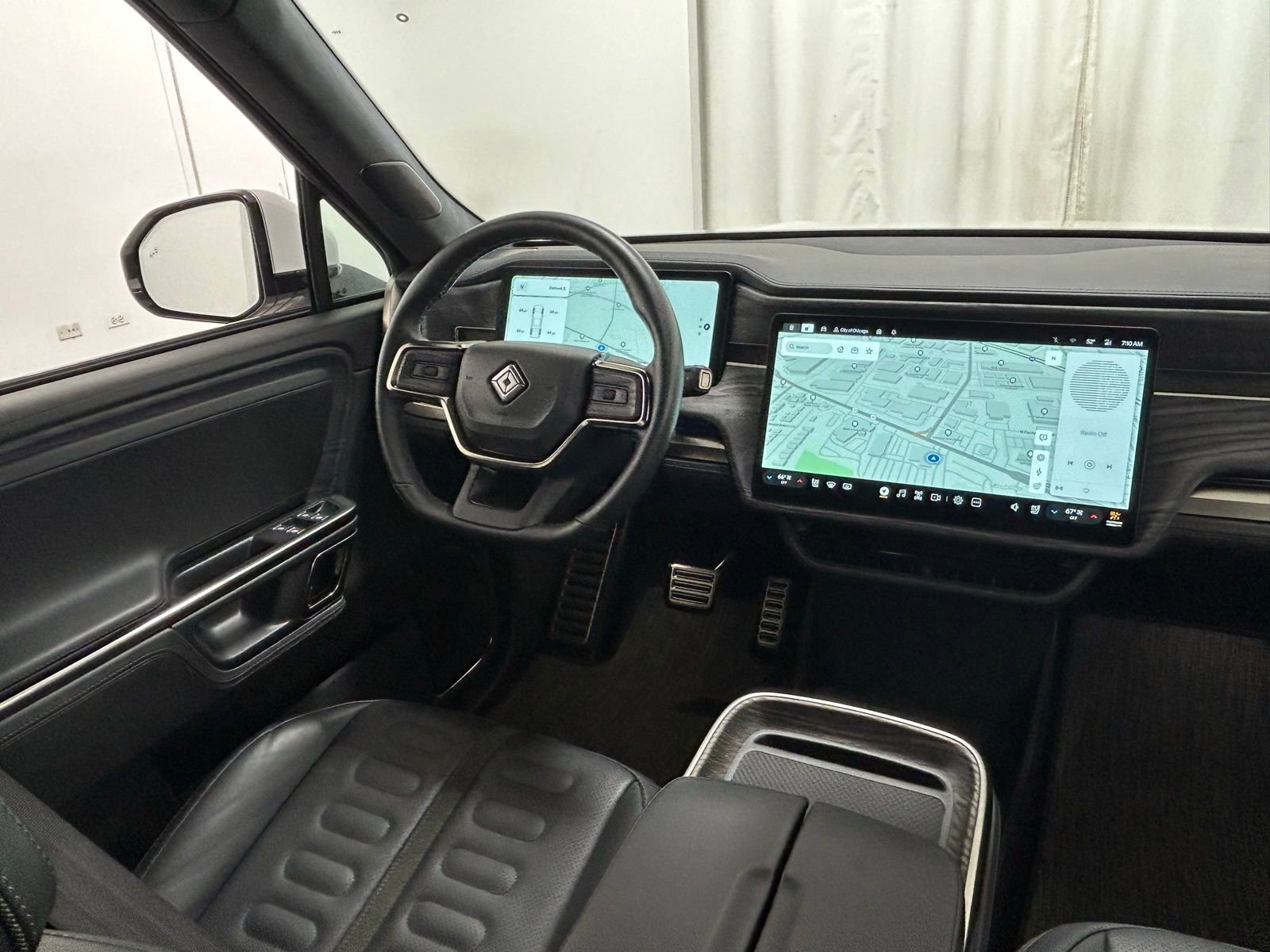 Used 2022 Rivian R1T Adventure image 11