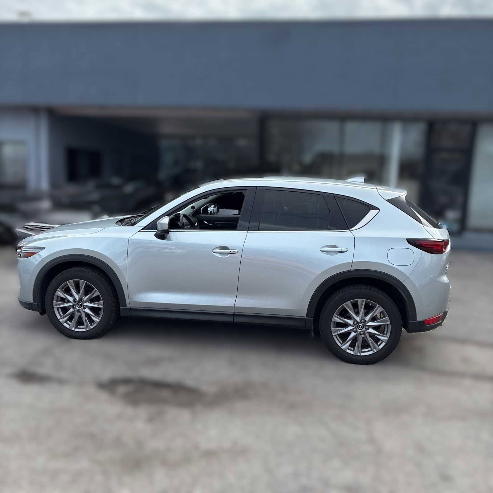 Used 2020 MAZDA CX-5 Grand Touring image 2