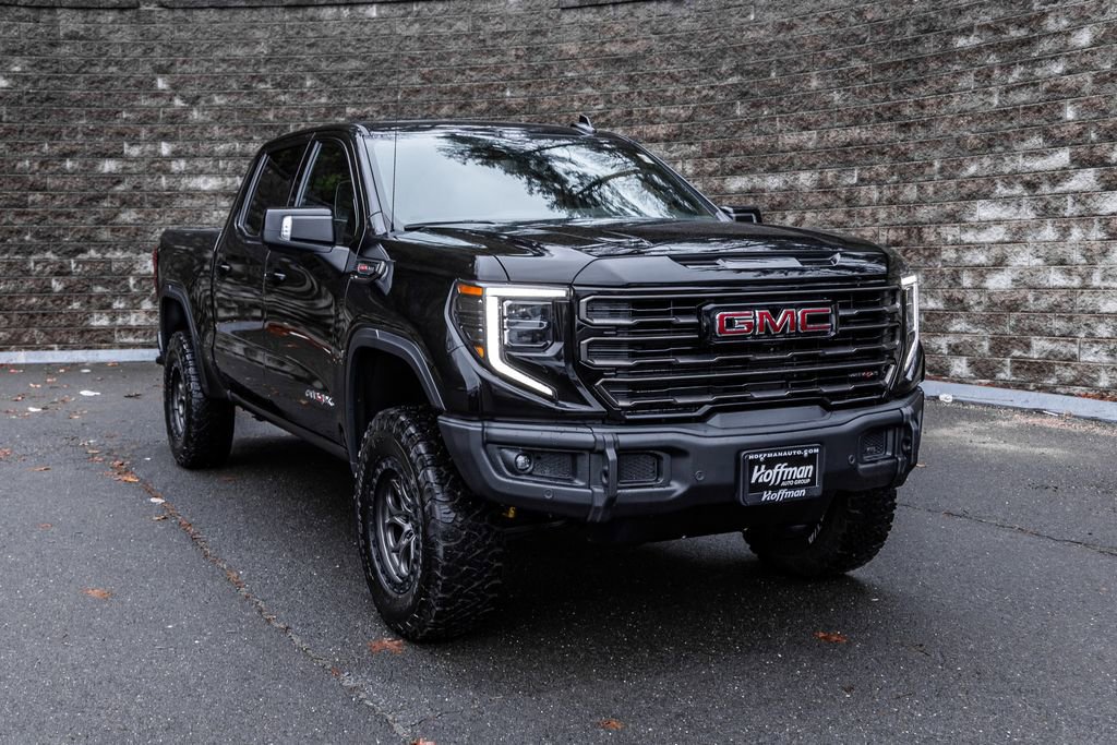 Used 2025 GMC Sierra 1500 AT4X image 2