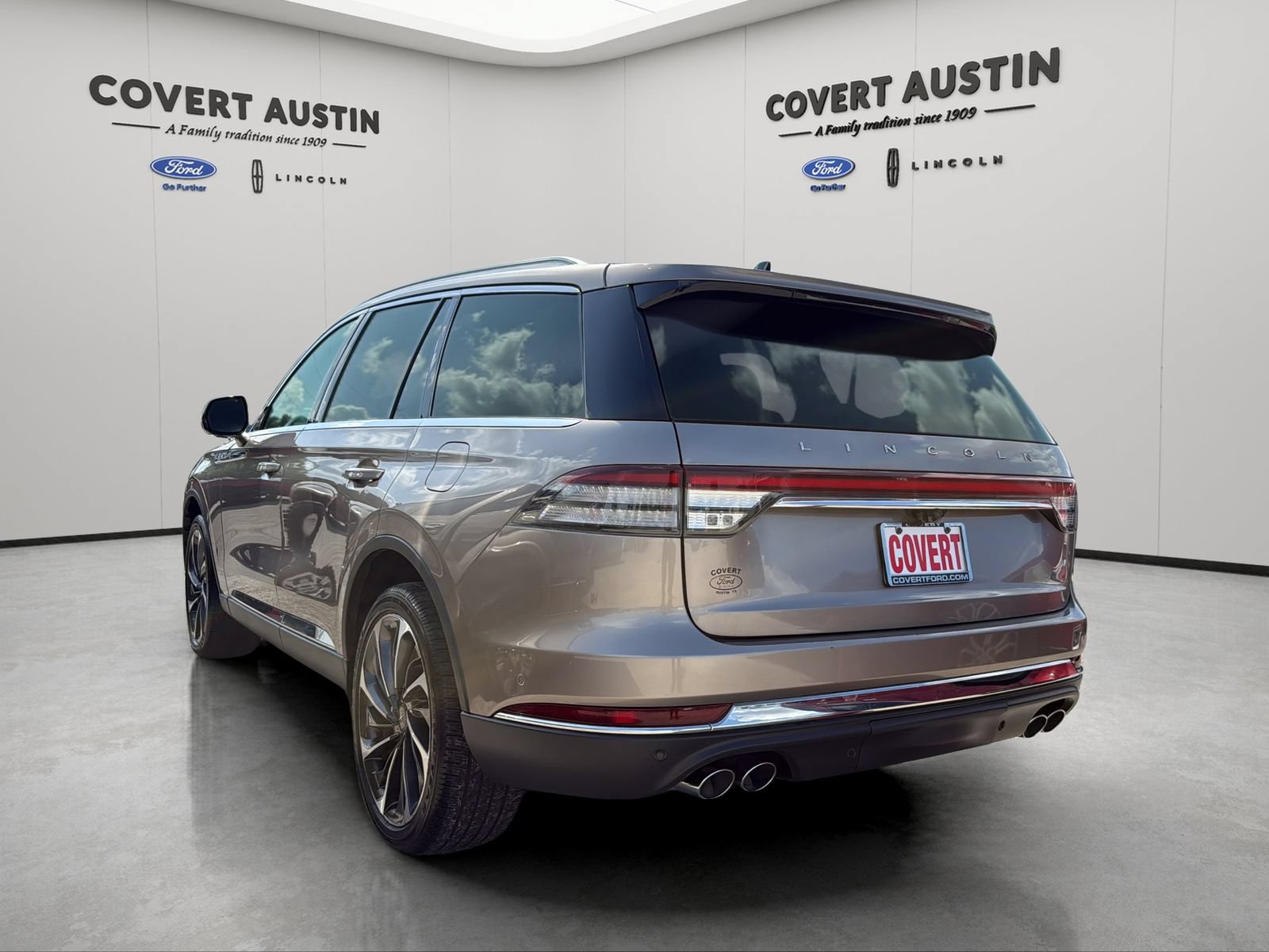 Used 2021 Lincoln Aviator Reserve w/ Equipment Group 202A AWD/4WD image 3