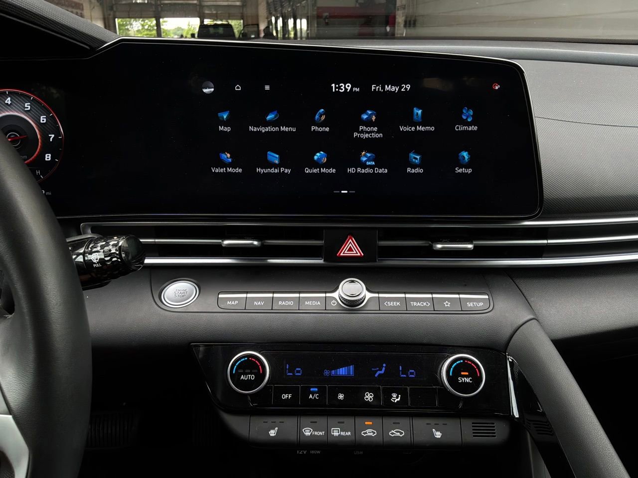 Used 2025 Hyundai Elantra Limited FWD image 27