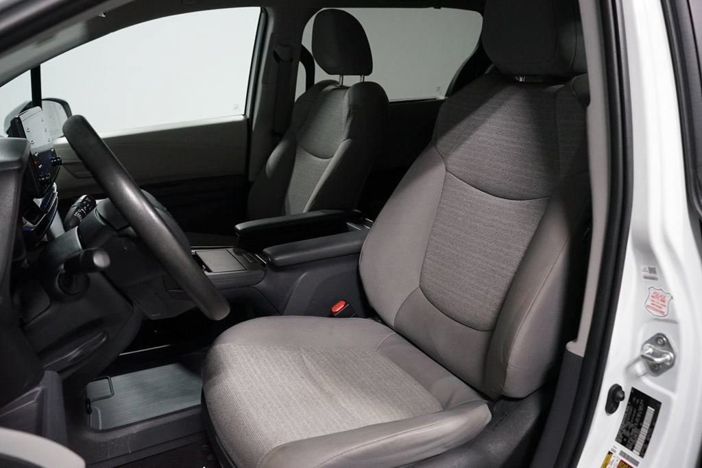 Certified 2023 Toyota Sienna LE FWD image 26