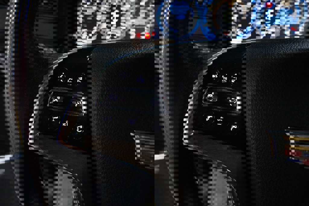 Used 2015 Cadillac Escalade ESV Premium image 42