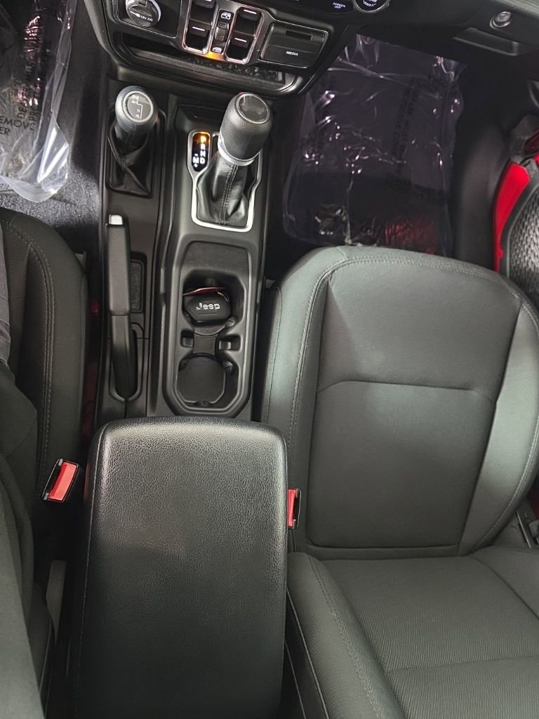 Used 2022 Jeep Wrangler Unlimited Sport AWD/4WD image 25