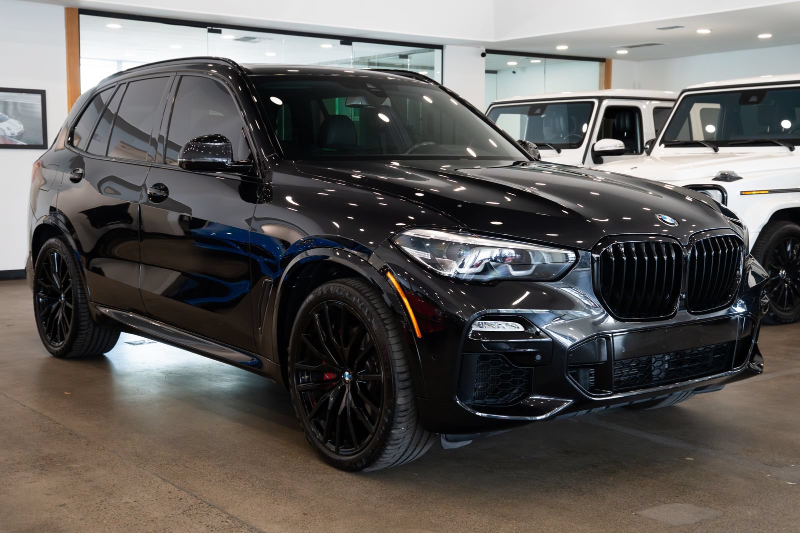 Used 2021 BMW X5 xDrive40i w/ M Sport Package AWD/4WD image 3