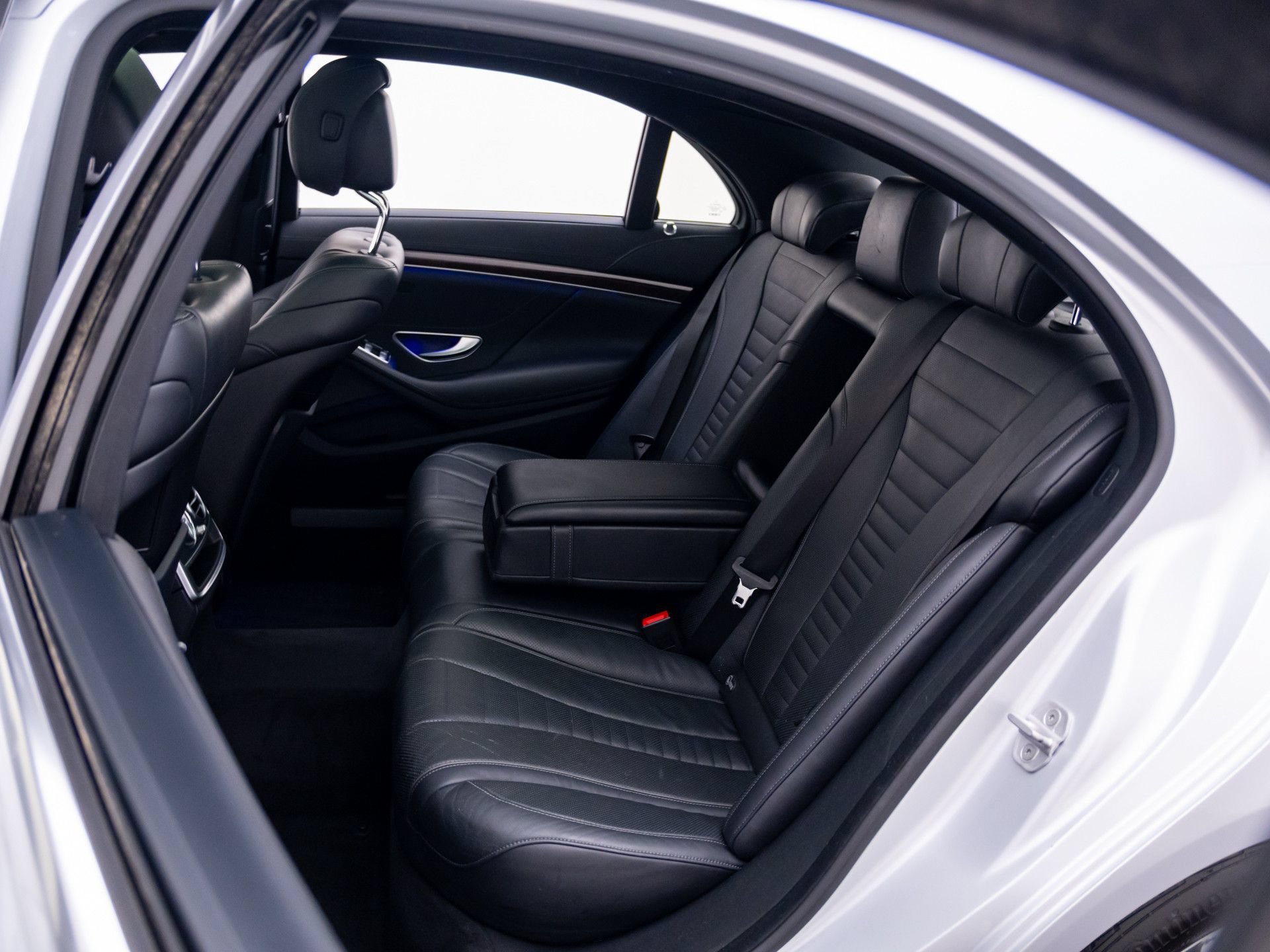 Used 2016 Mercedes-Benz S 550 4MATIC Sedan image 17