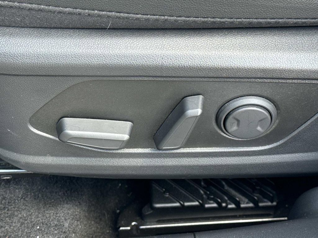 Used 2024 Hyundai Tucson Limited image 16