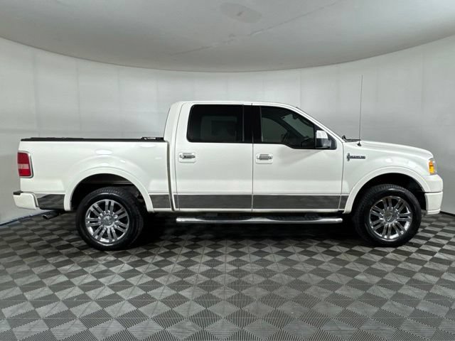 Used 2007 Lincoln Mark LT 4x4 image 2
