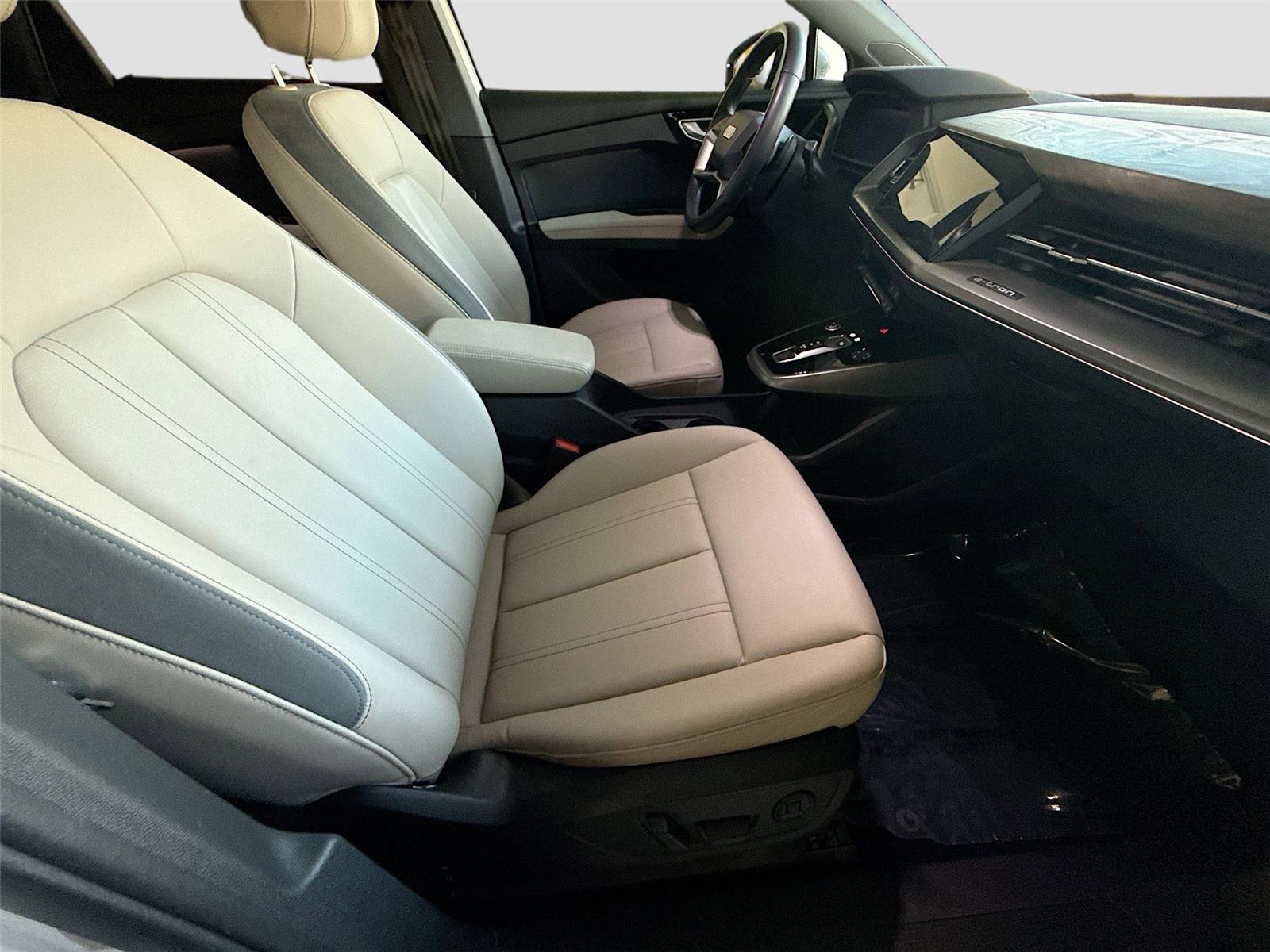 Used 2023 Audi Q4 e-tron Premium Plus w/ Premium Plus AWD/4WD image 29