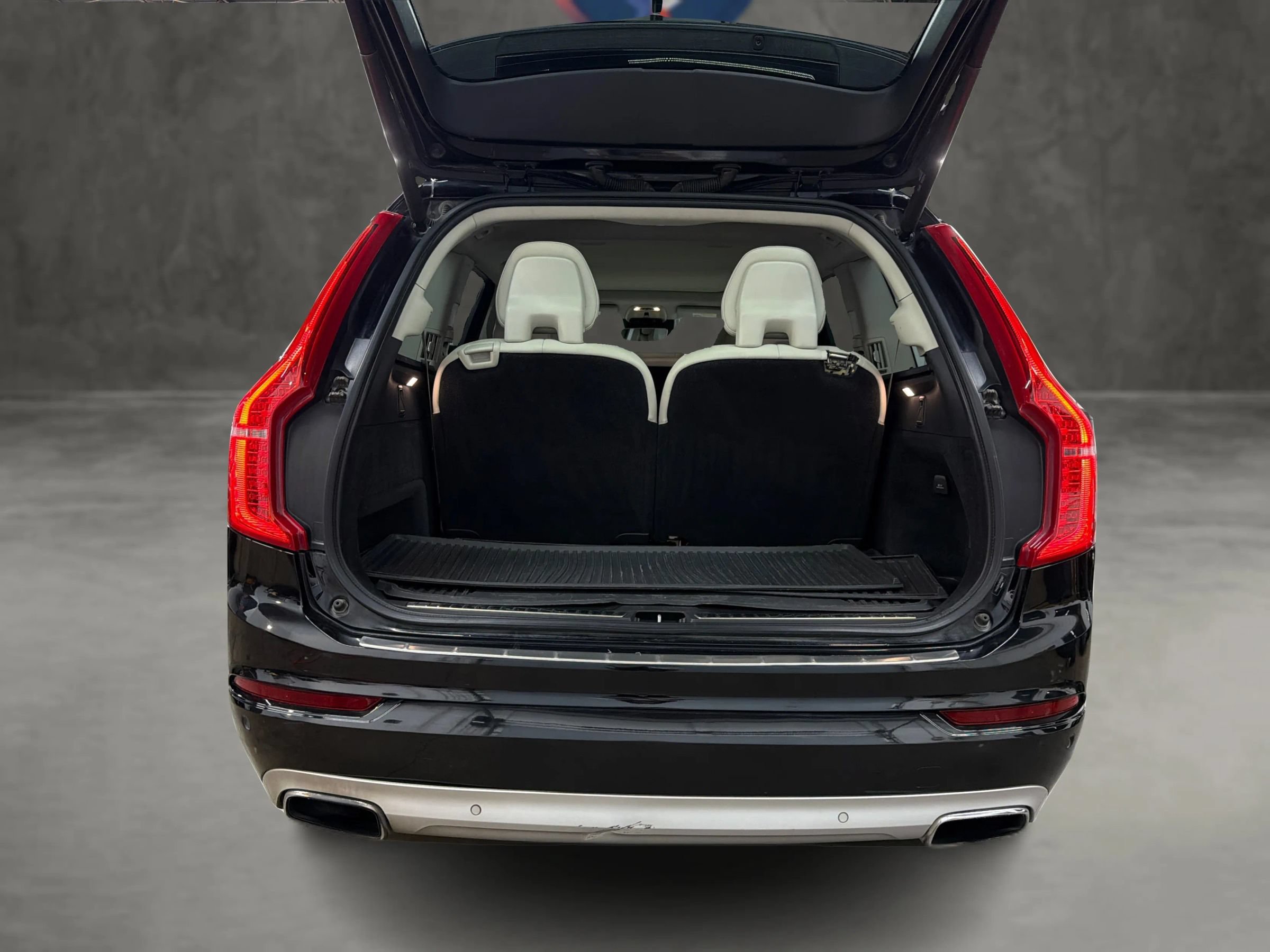 Used 2017 Volvo XC90 T6 Momentum w/ Vision Package AWD/4WD image 12