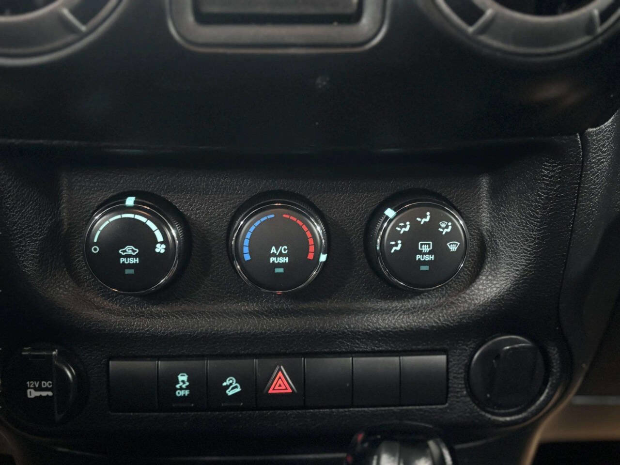 Used 2014 Jeep Wrangler Unlimited Sport image 26