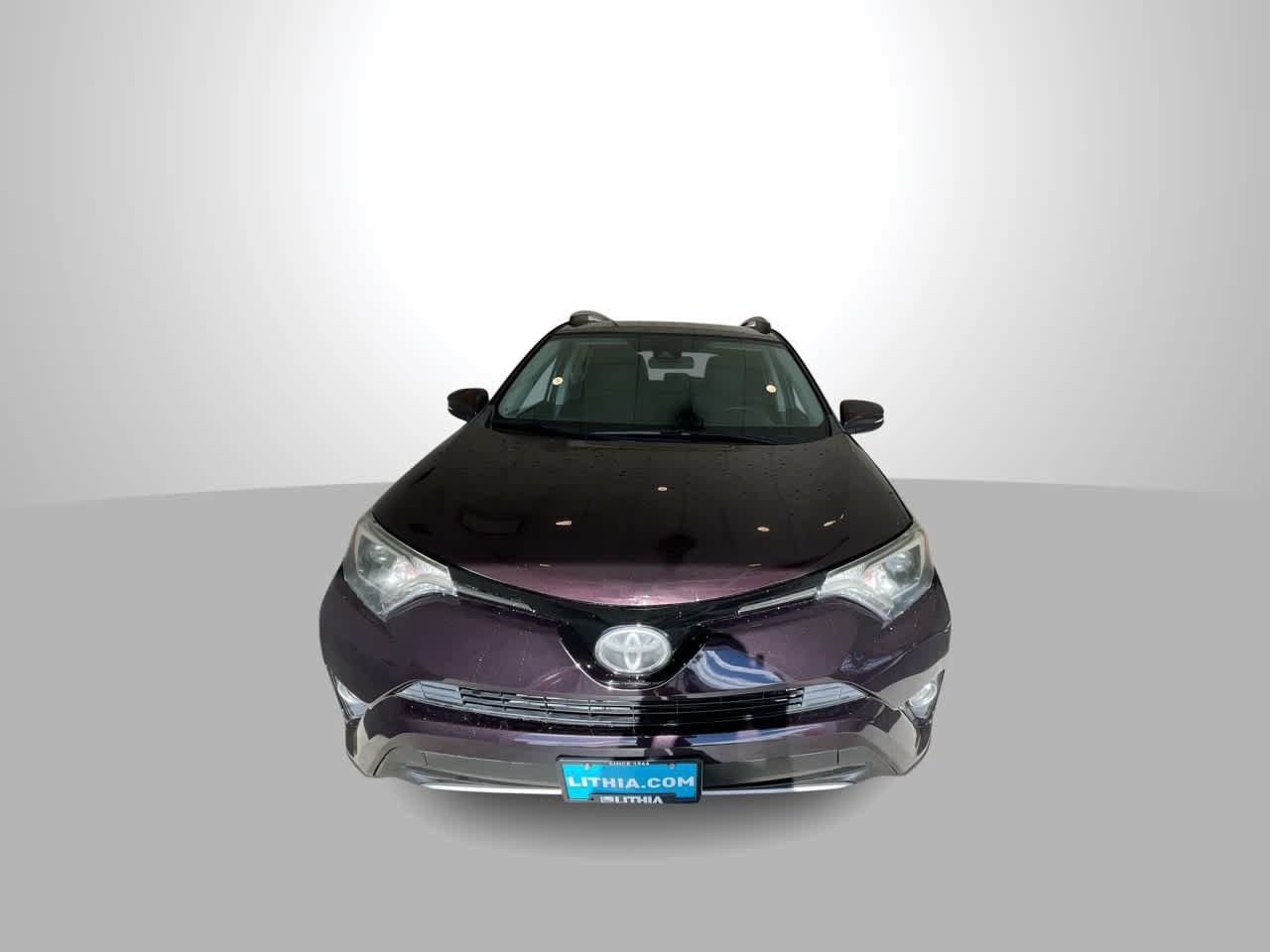 Used 2018 Toyota RAV4 XLE AWD/4WD image 3