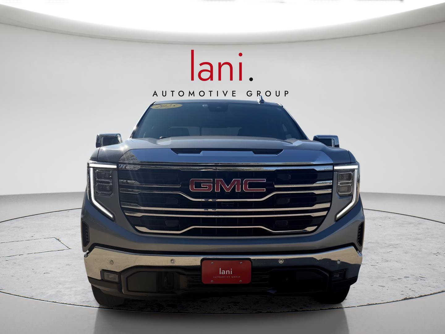Used 2025 GMC Sierra 1500 SLT w/ SLT Premium Plus Package AWD/4WD image 2
