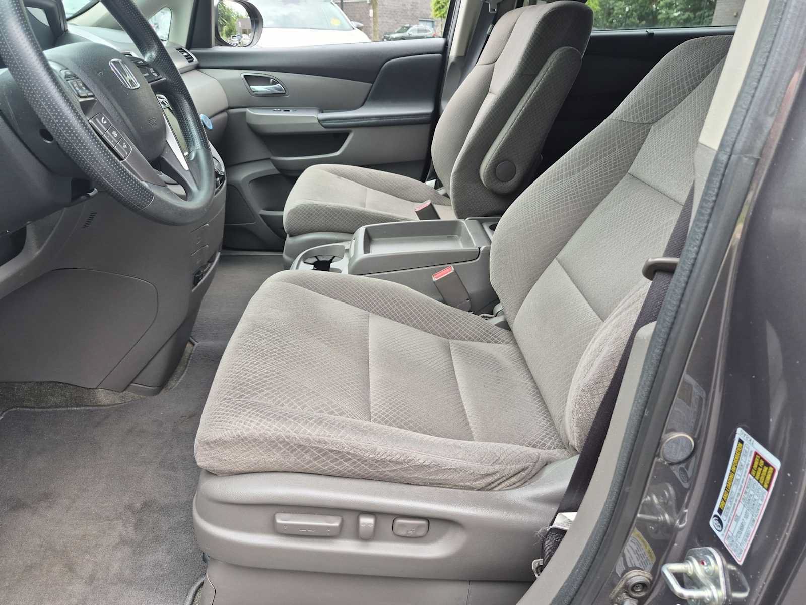 Used 2015 Honda Odyssey EX image 16