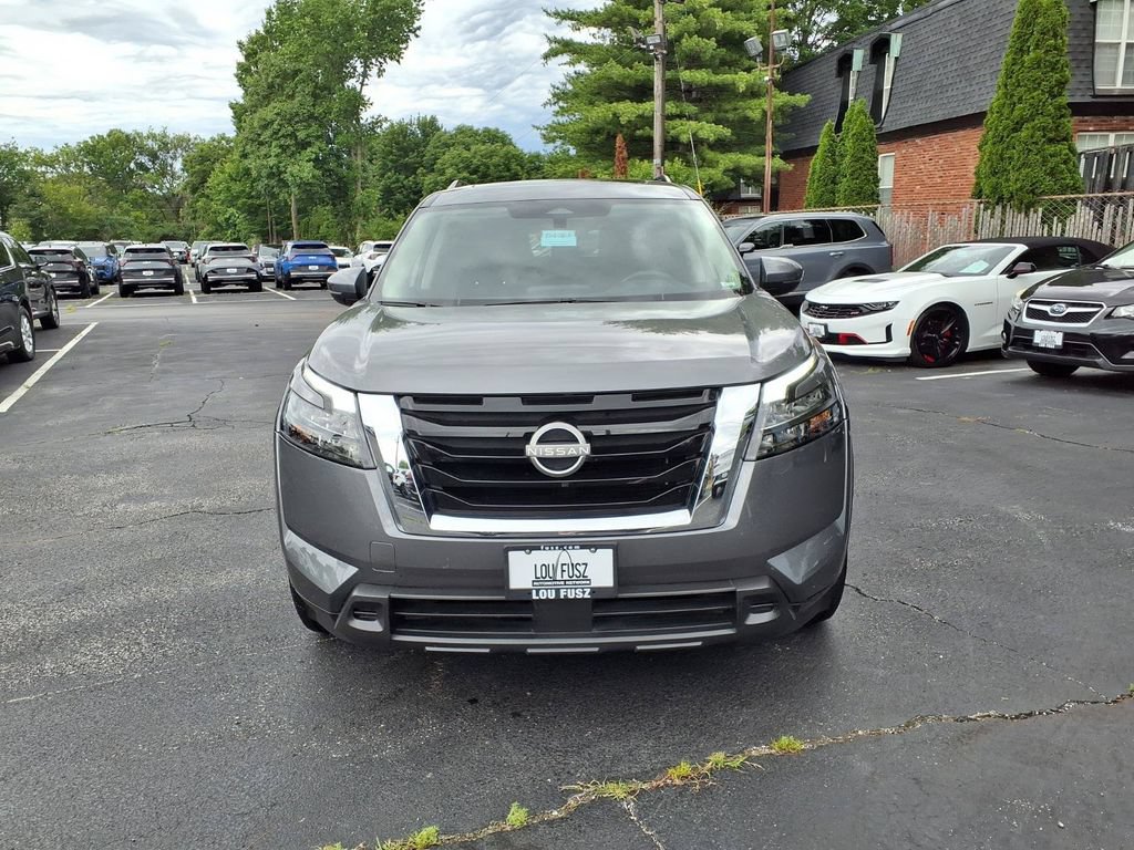 Used 2024 Nissan Pathfinder SV w/ SV Premium Package AWD/4WD image 30