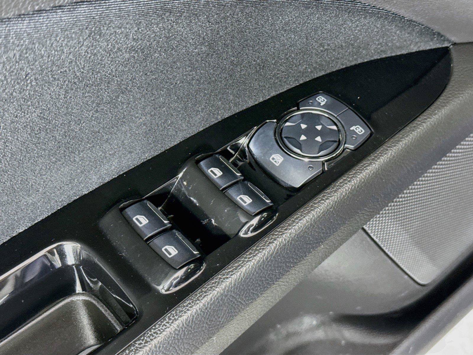 Used 2016 Ford Fusion SE FWD image 27