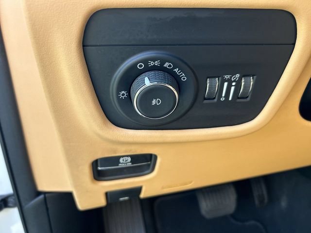 Used 2024 Jeep Grand Cherokee Summit AWD/4WD image 17