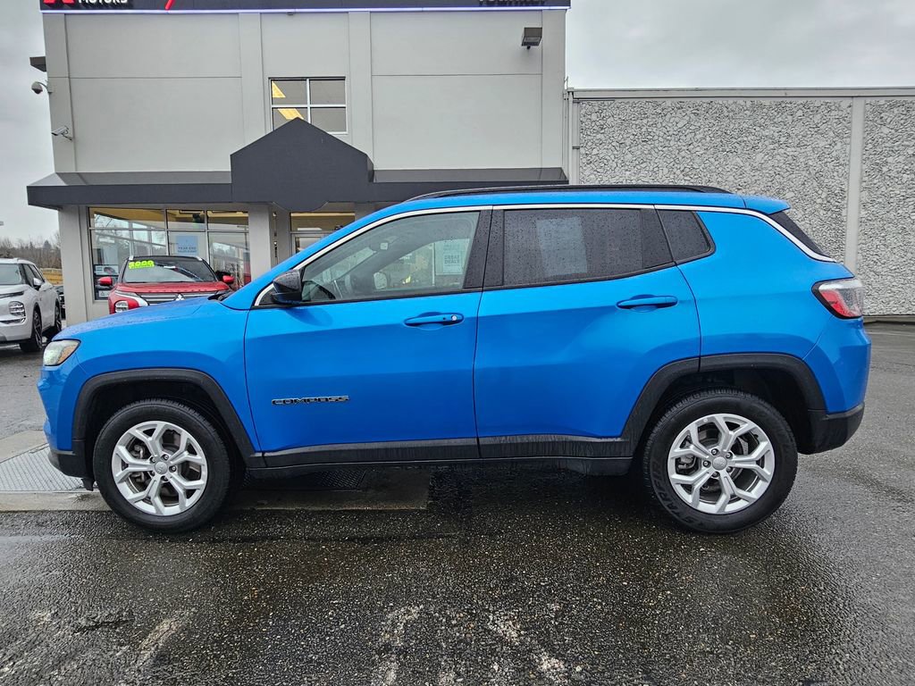 Used 2024 Jeep Compass Latitude AWD/4WD image 8