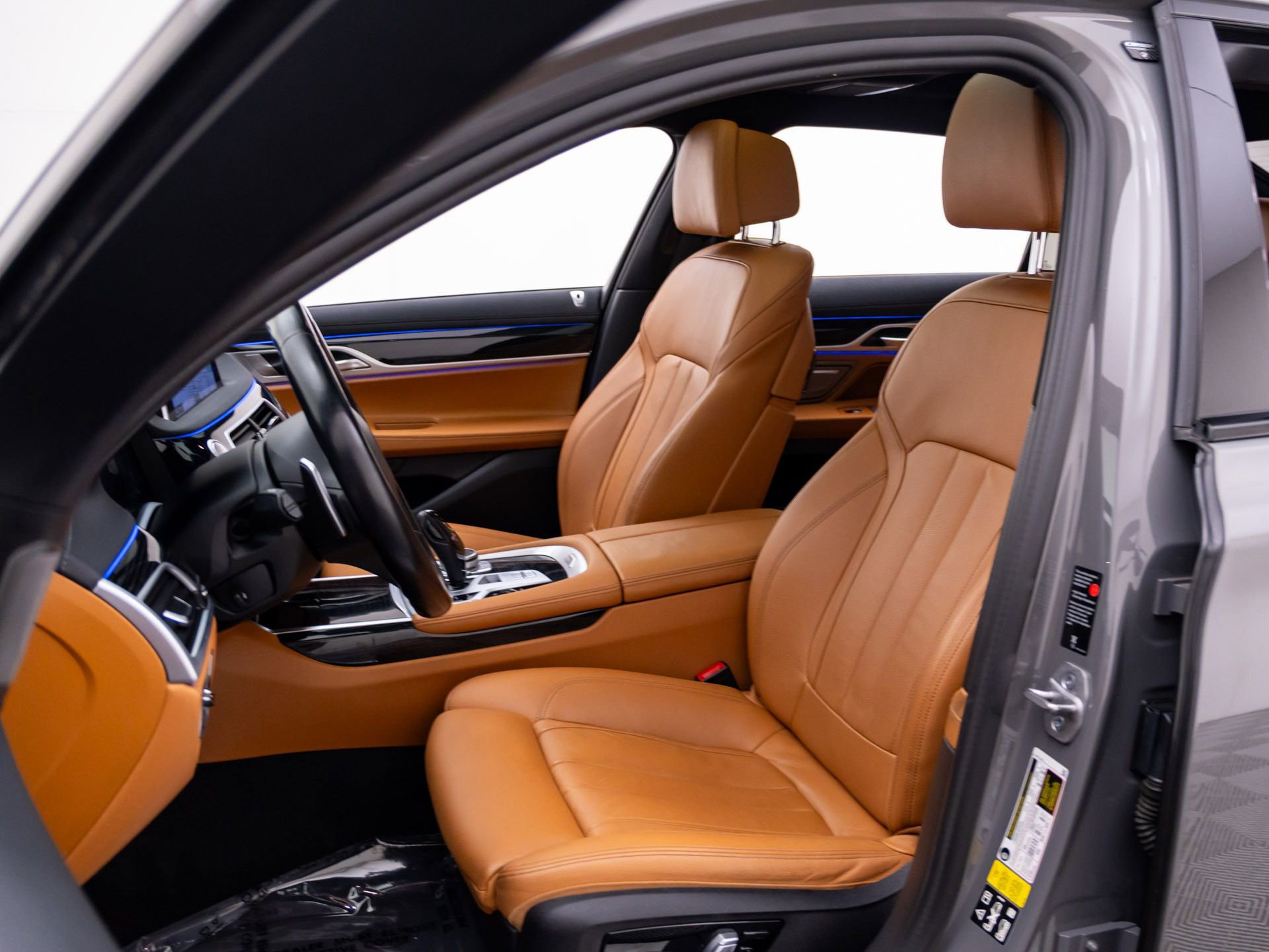 Used 2022 BMW 740i xDrive w/ M Sport Package AWD/4WD image 18