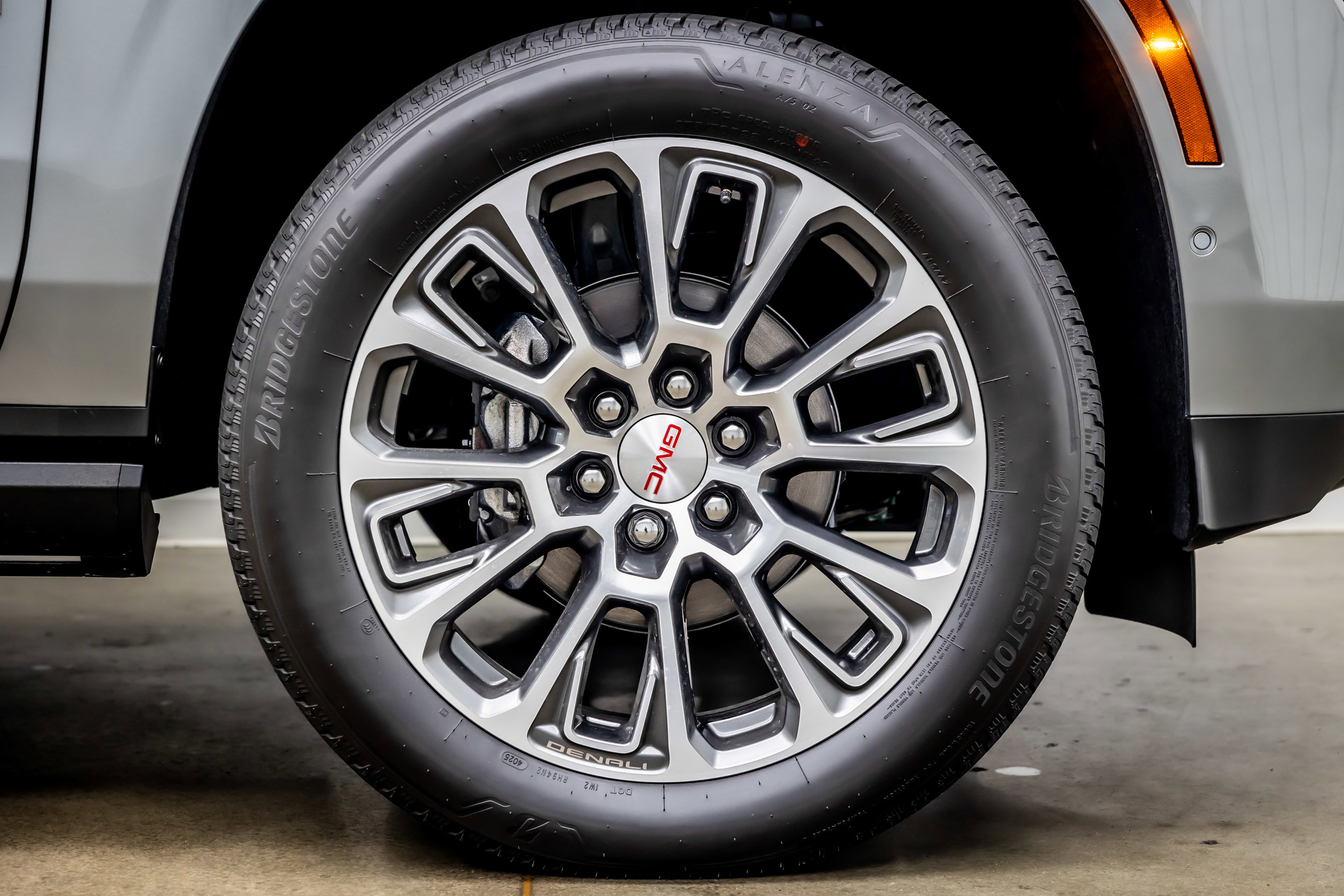 Used 2026 GMC Yukon XL Denali w/ Sun & Power Step Package image 37