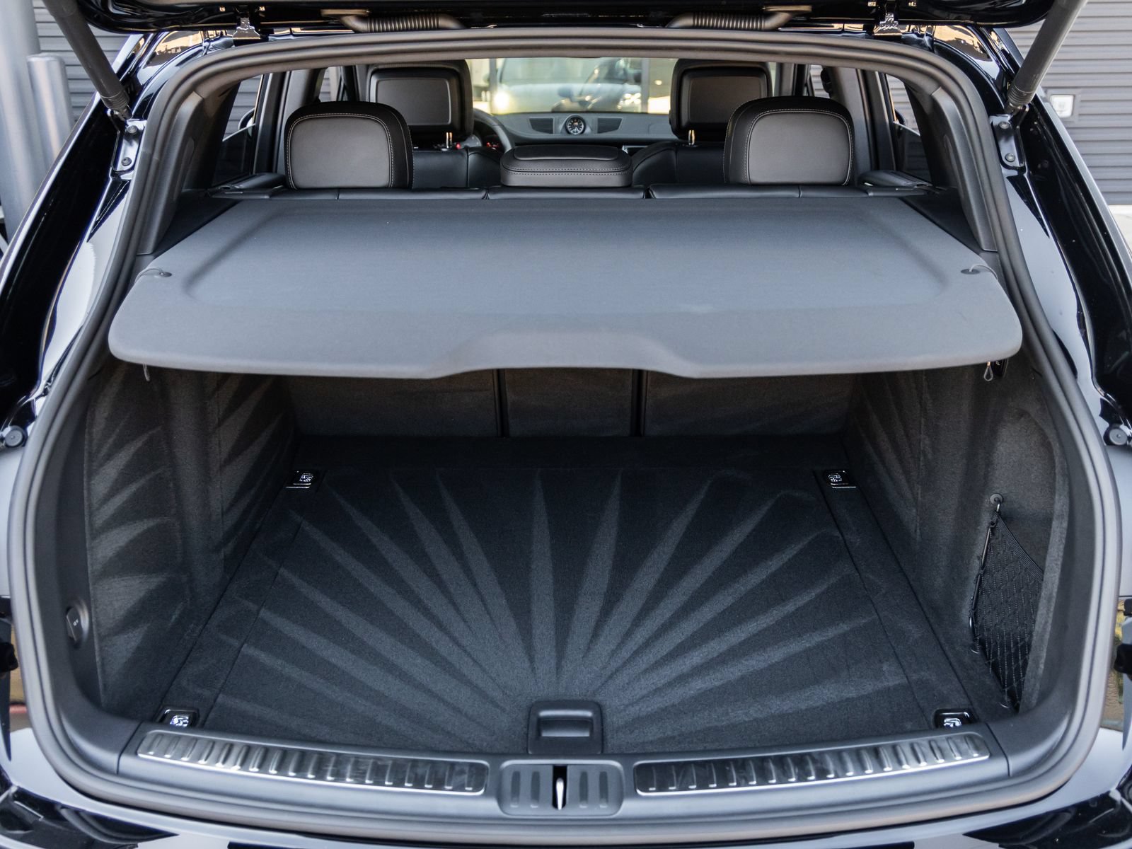 Certified 2026 Porsche Macan S AWD/4WD image 36