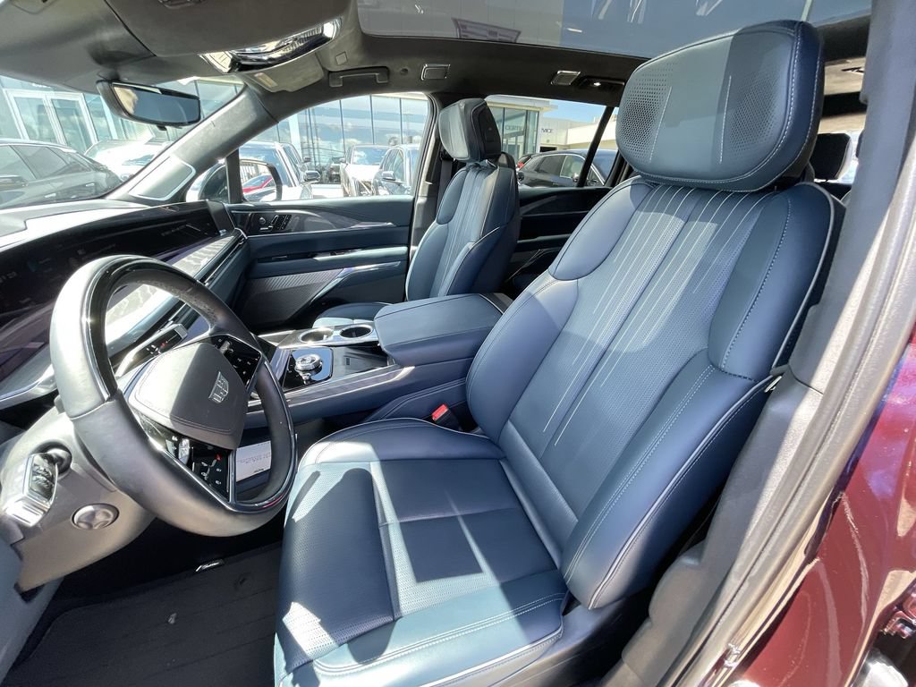 Used 2025 Cadillac Escalade IQ Luxury 2 w/ LPO, Premium Carpet Package AWD/4WD image 18