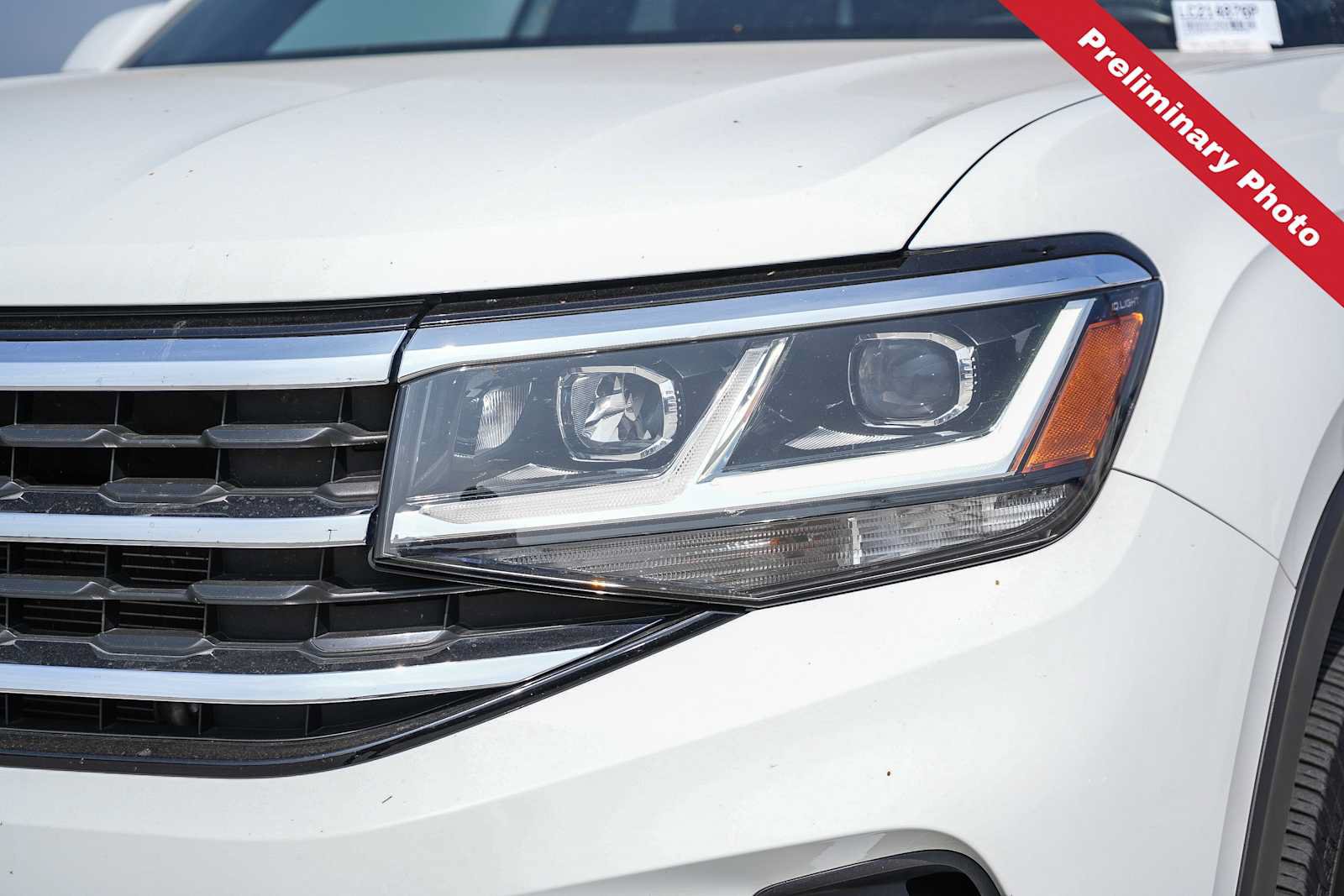 Used 2020 Volkswagen Atlas Cross Sport SE w/ Towing Package AWD/4WD image 4