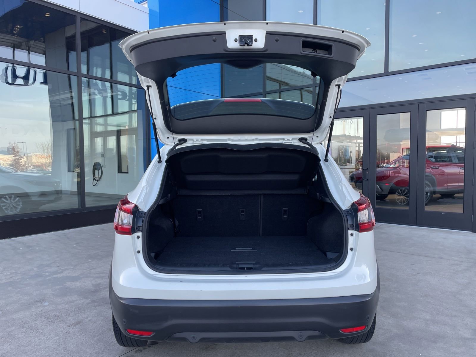 Used 2022 Nissan Rogue Sport SV image 12