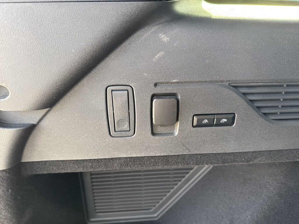 Used 2024 Lincoln Nautilus Reserve w/ Equipment Group 202A image 25