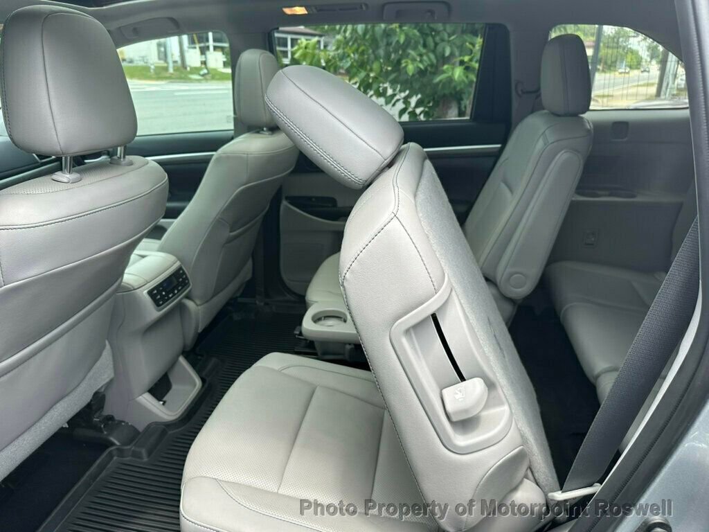 Used 2019 Toyota Highlander Limited Platinum AWD/4WD image 26