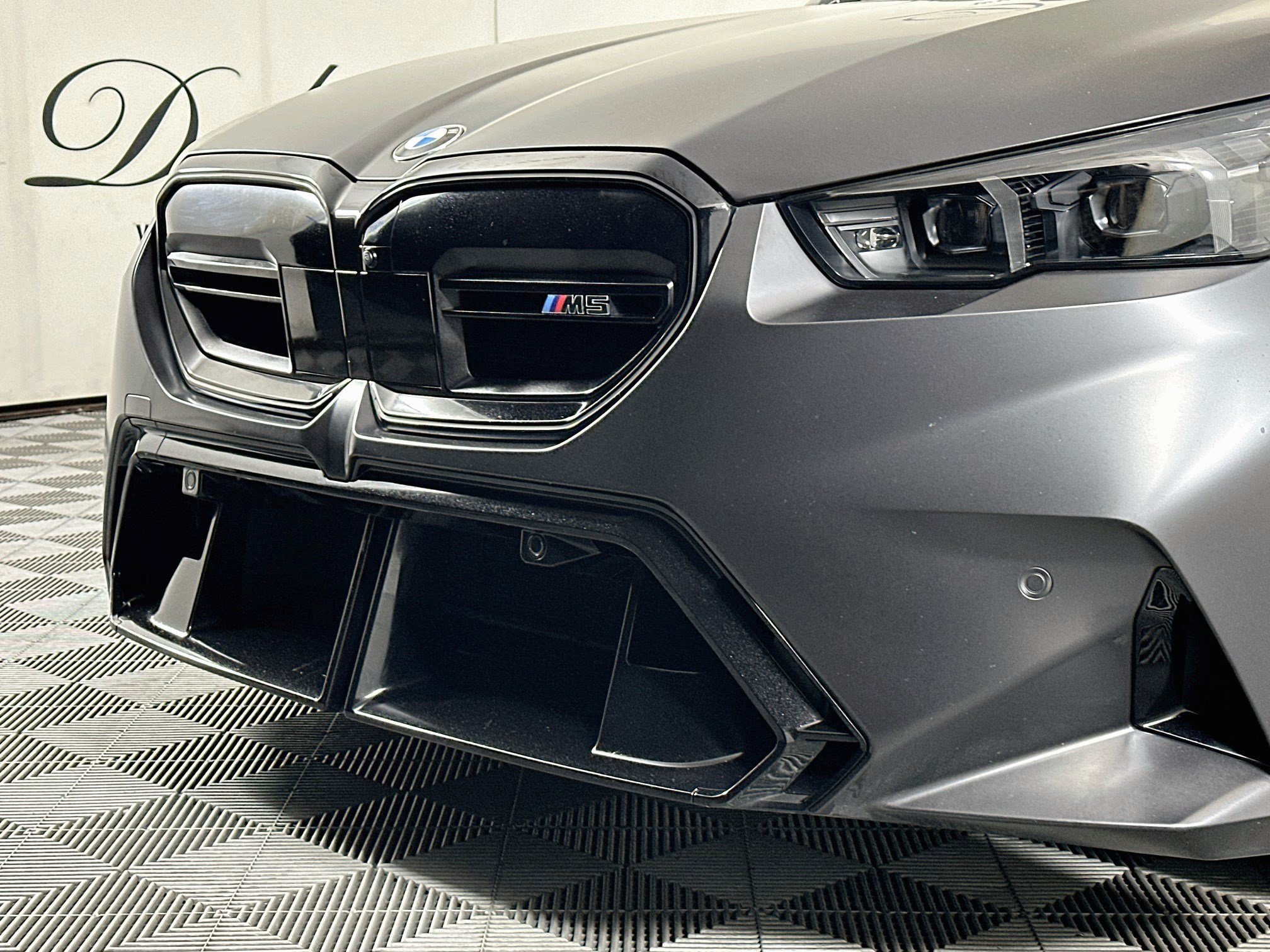 Used 2025 BMW M5 w/ Carbon Package AWD/4WD image 32