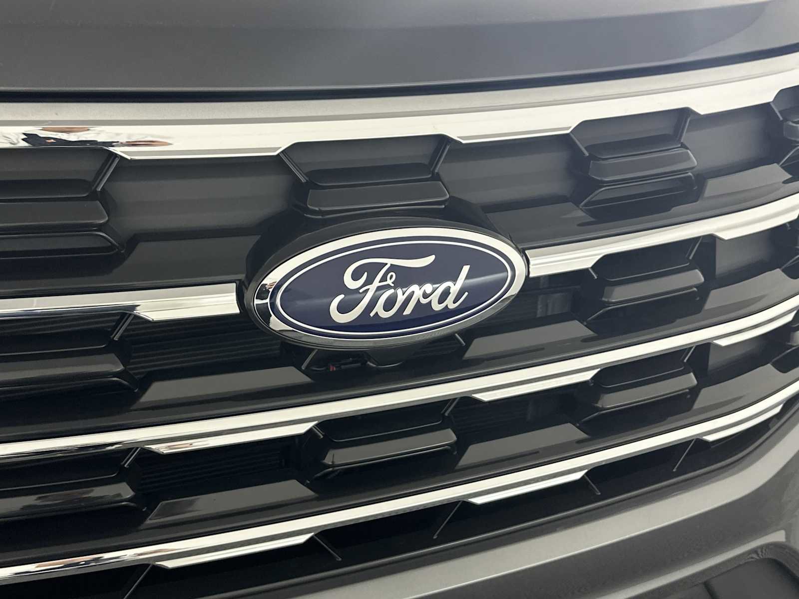 Used 2025 Ford Explorer Active w/ Active Comfort Package RWD image 12