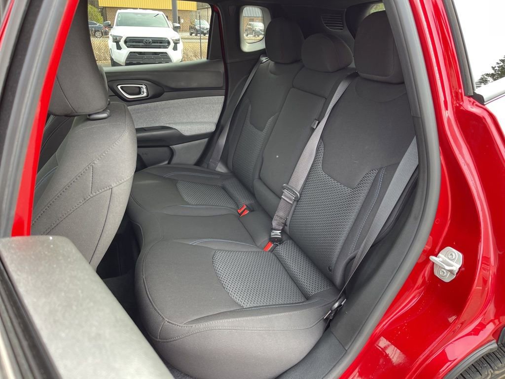 Used 2024 Jeep Compass Sport image 19