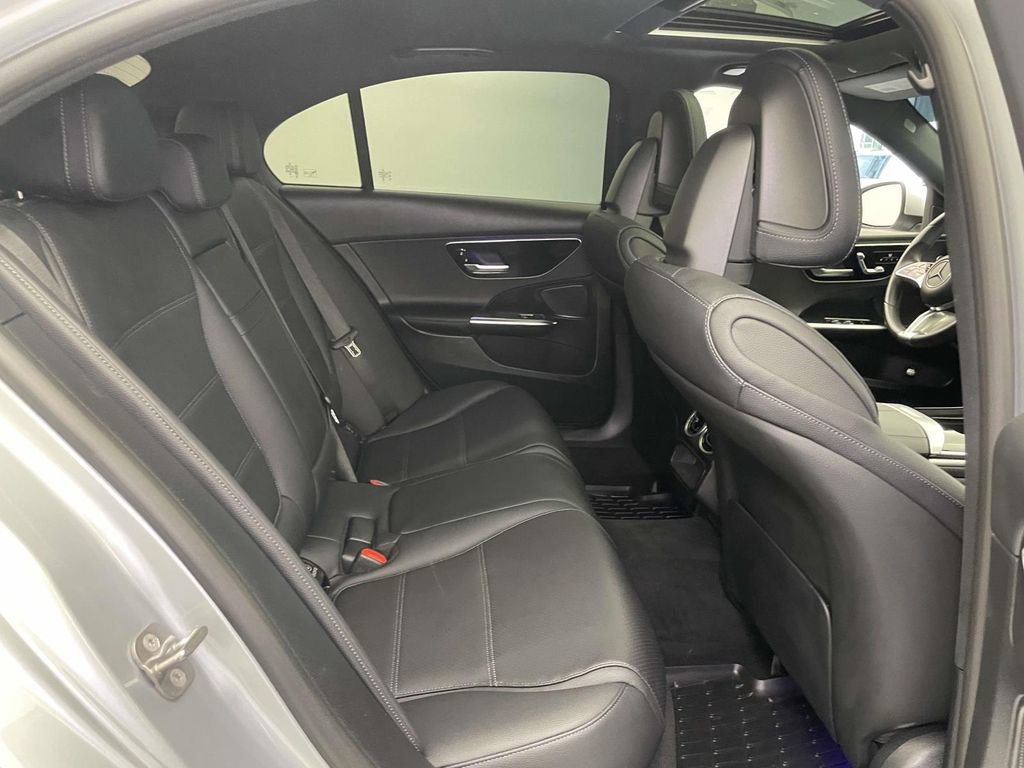 Used 2025 Mercedes-Benz C 300 4MATIC Sedan image 17