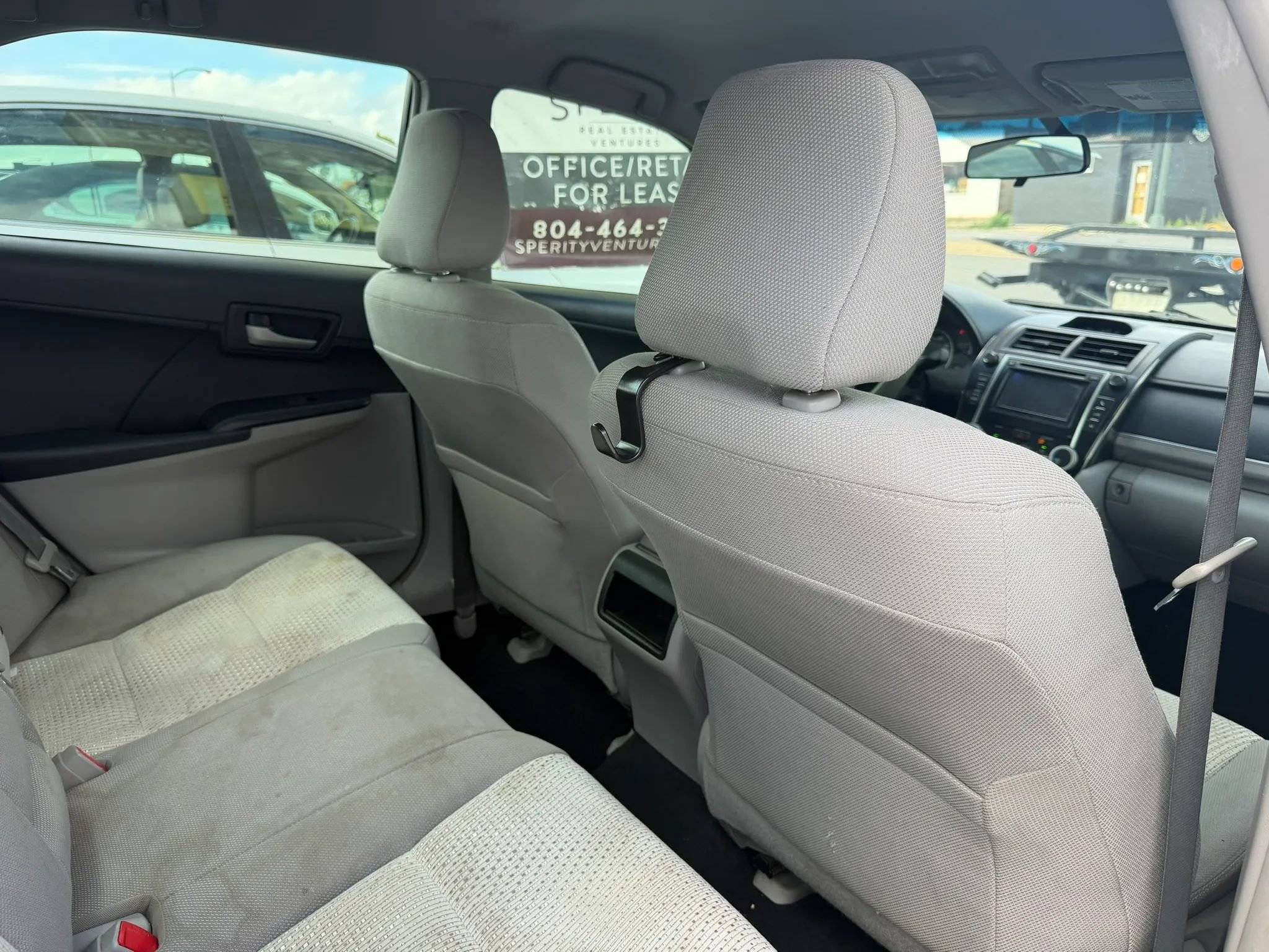 Used 2012 Toyota Camry LE FWD image 10